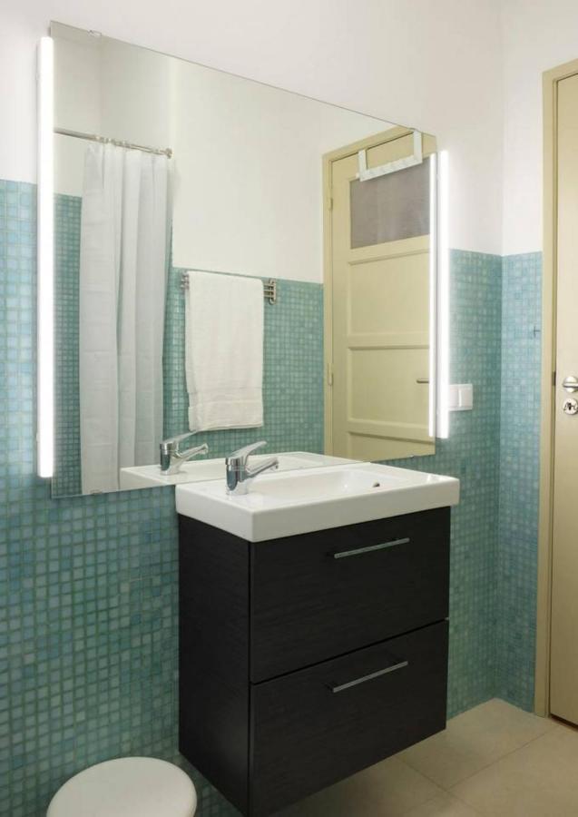 Central 2 Bedroom Apt W/Garden And Pantheon Views Lisbona Esterno foto
