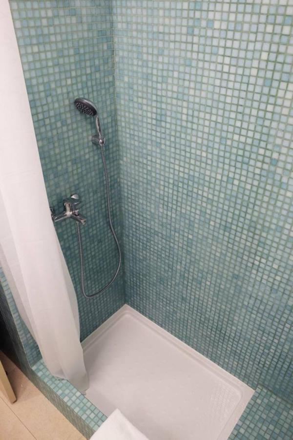 Central 2 Bedroom Apt W/Garden And Pantheon Views Lisbona Esterno foto