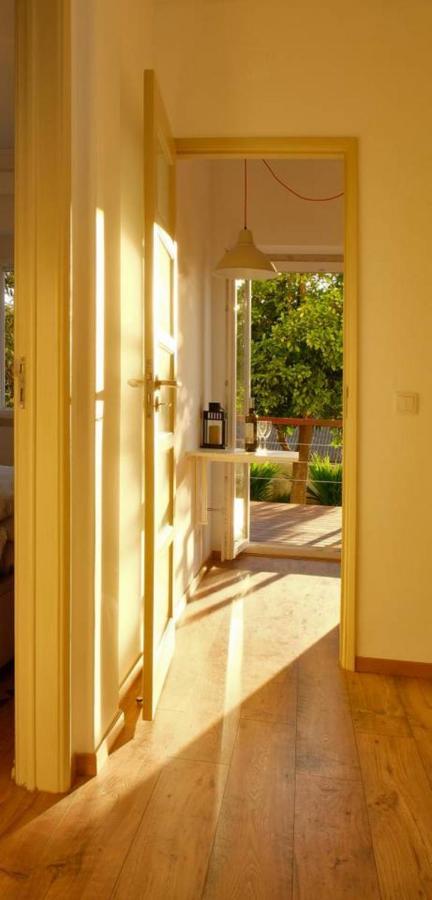 Central 2 Bedroom Apt W/Garden And Pantheon Views Lisbona Esterno foto